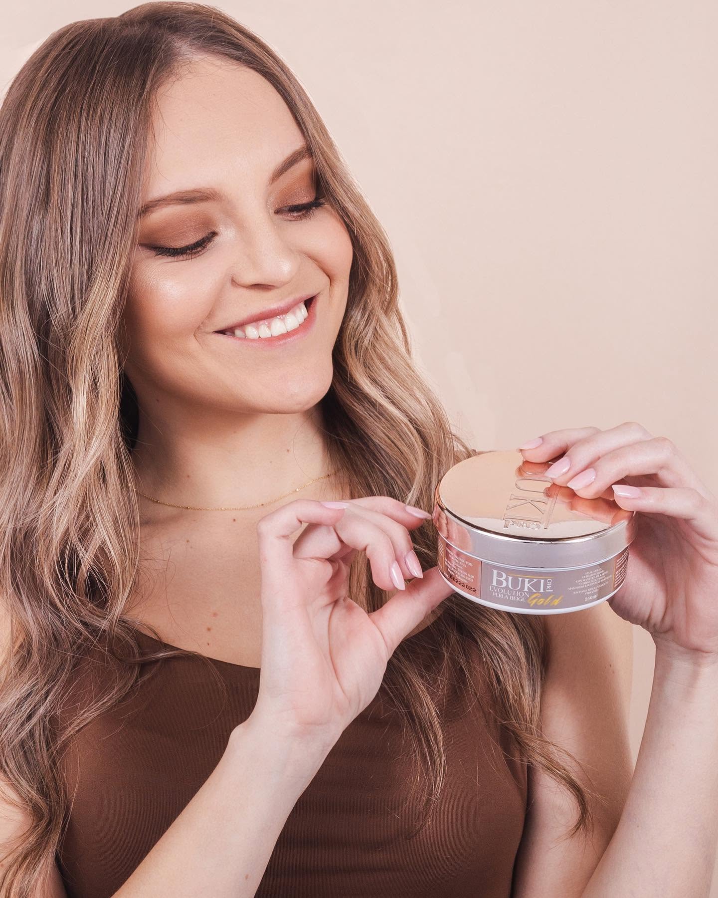 Comienza hoy tu tono beige perla